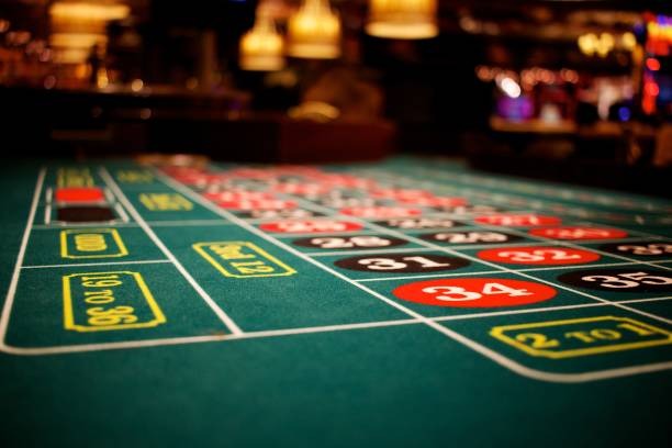 Peak evening tables, full dealer rotation Evening peak hours on pm200m Shio Table with full dealer lineup